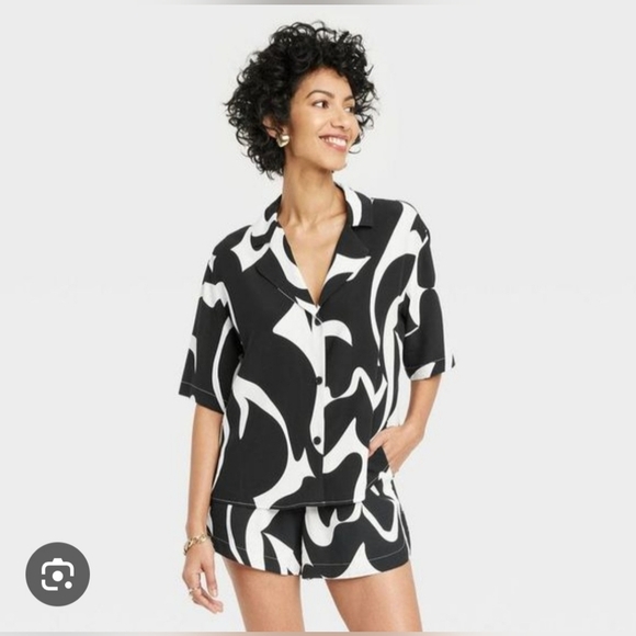 A New Day Black and White Abstract Button Down Shirt - Picture 2 of 6